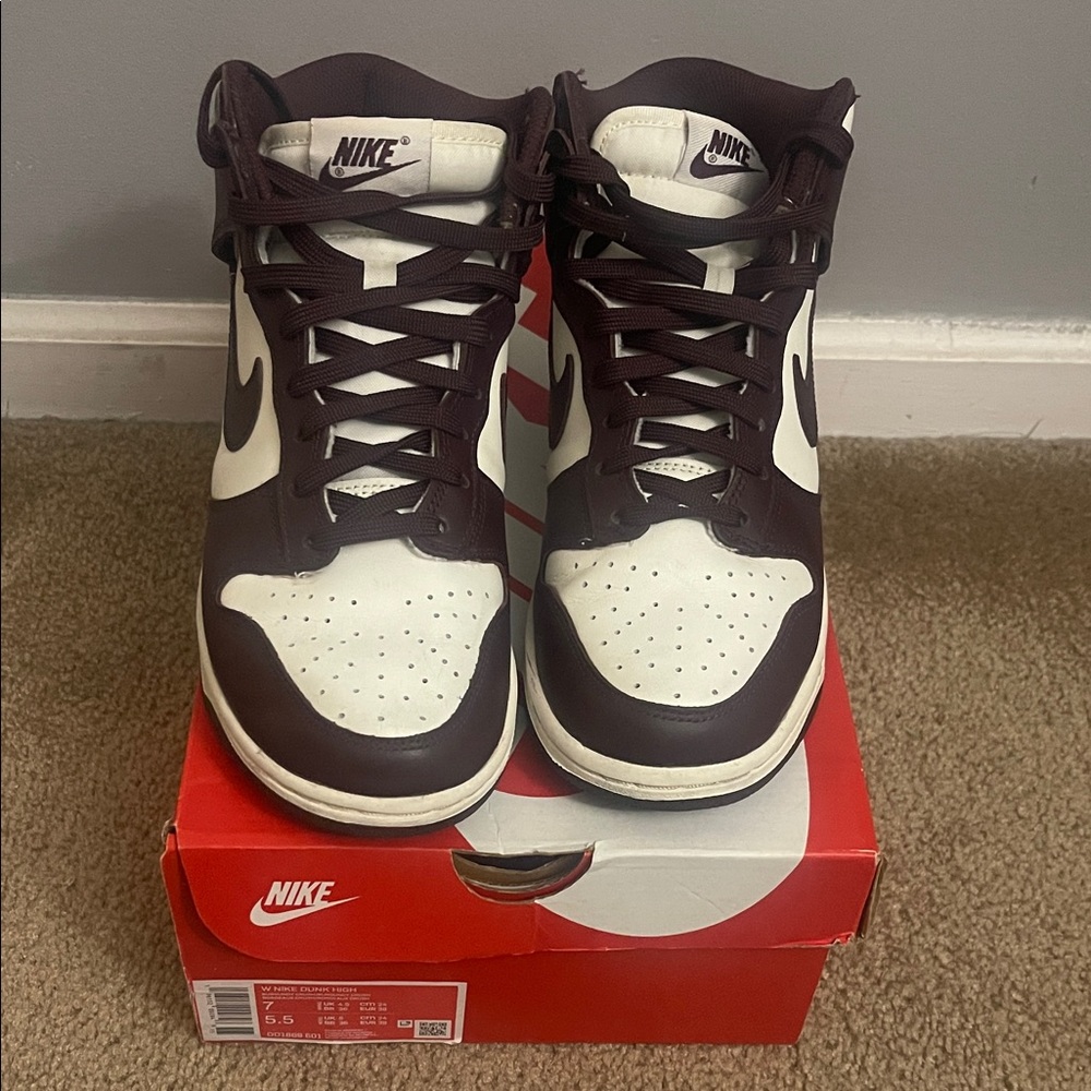 Nike Dunk High Sneakers in Burgundy and White